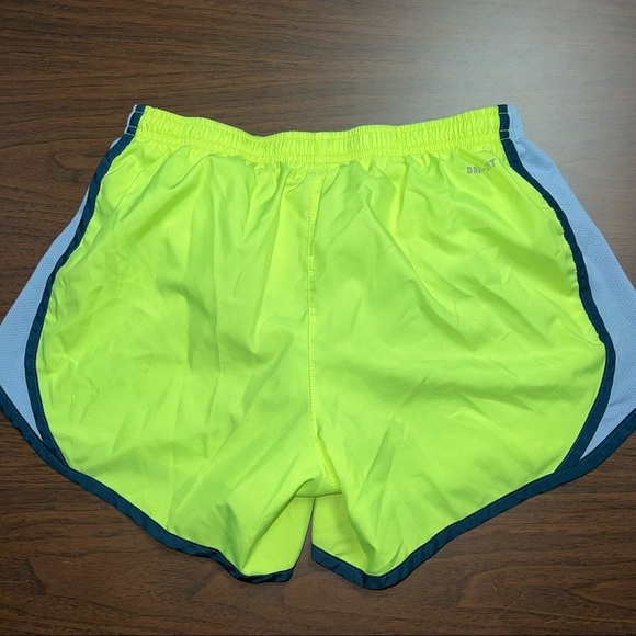 20 Girls Nike Dri Fit Running shorts - Picture 6 of 7